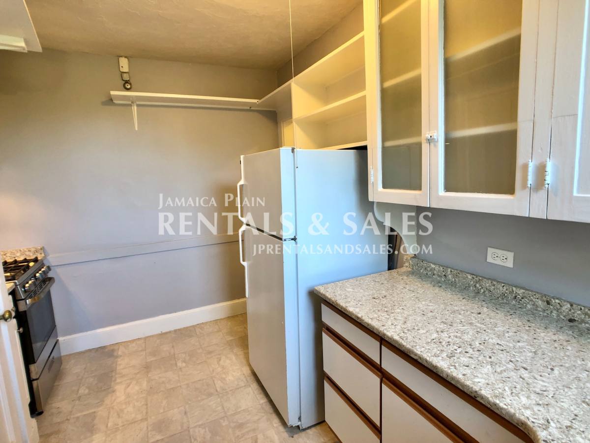 Apartment for rent at 136 Arborway Rd #5, Jamaica Plain, MA 02130