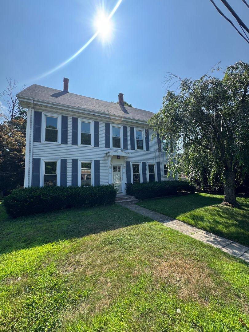 Apartment for rent at 136-138 Washington St, Groveland, MA 01834