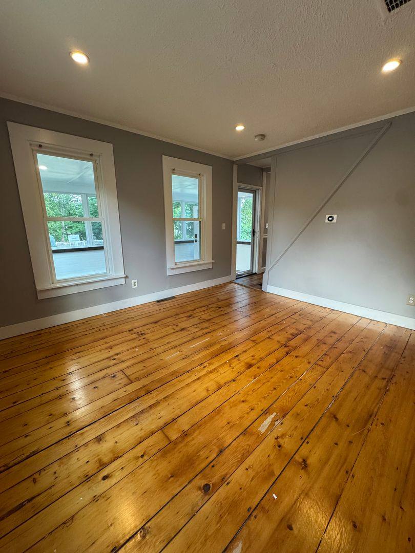 Apartment for rent at 136-138 Washington St, Groveland, MA 01834