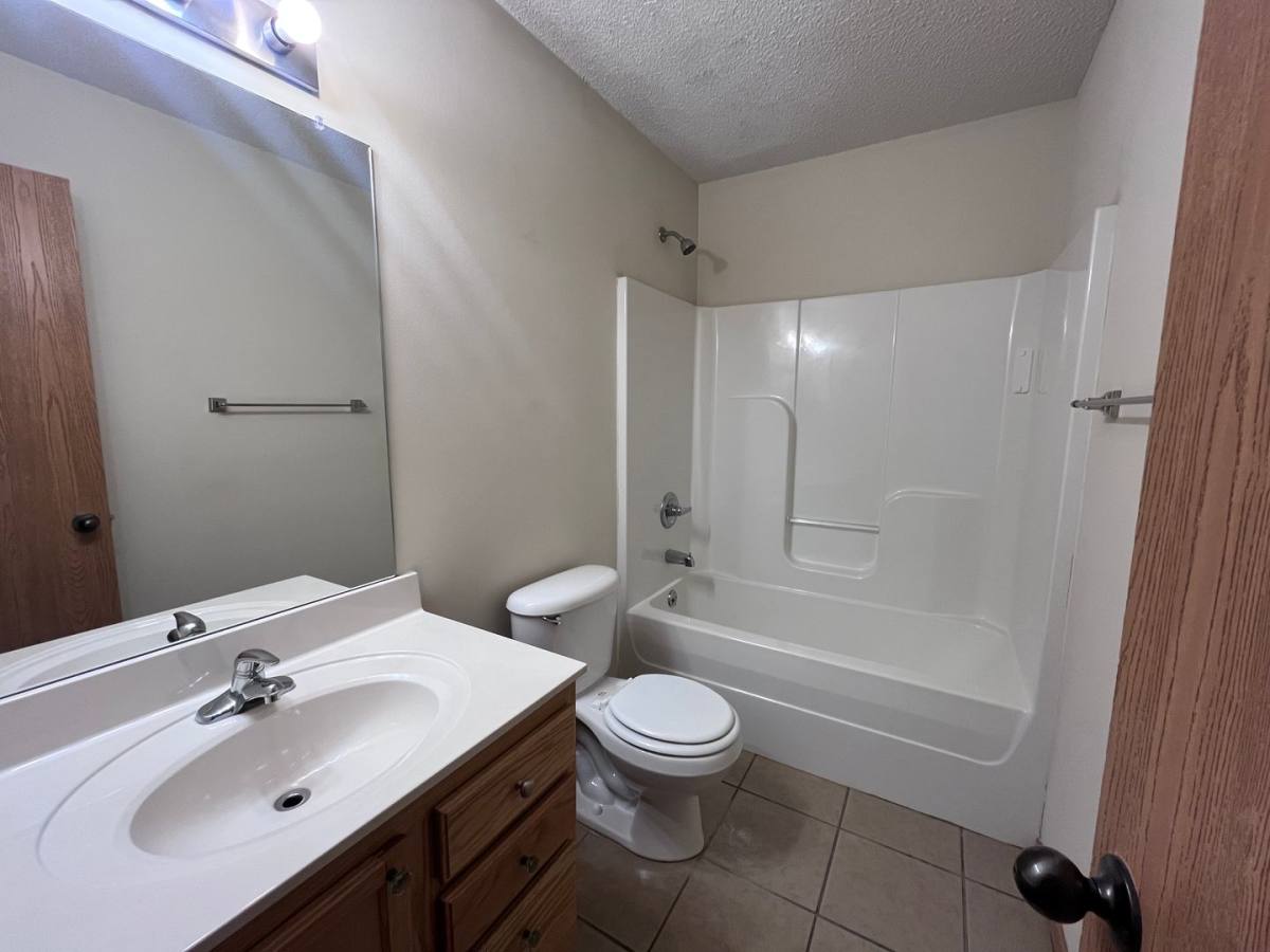 Apartment for rent at 1309-1323 W Lotus, Wichita, KS 67213