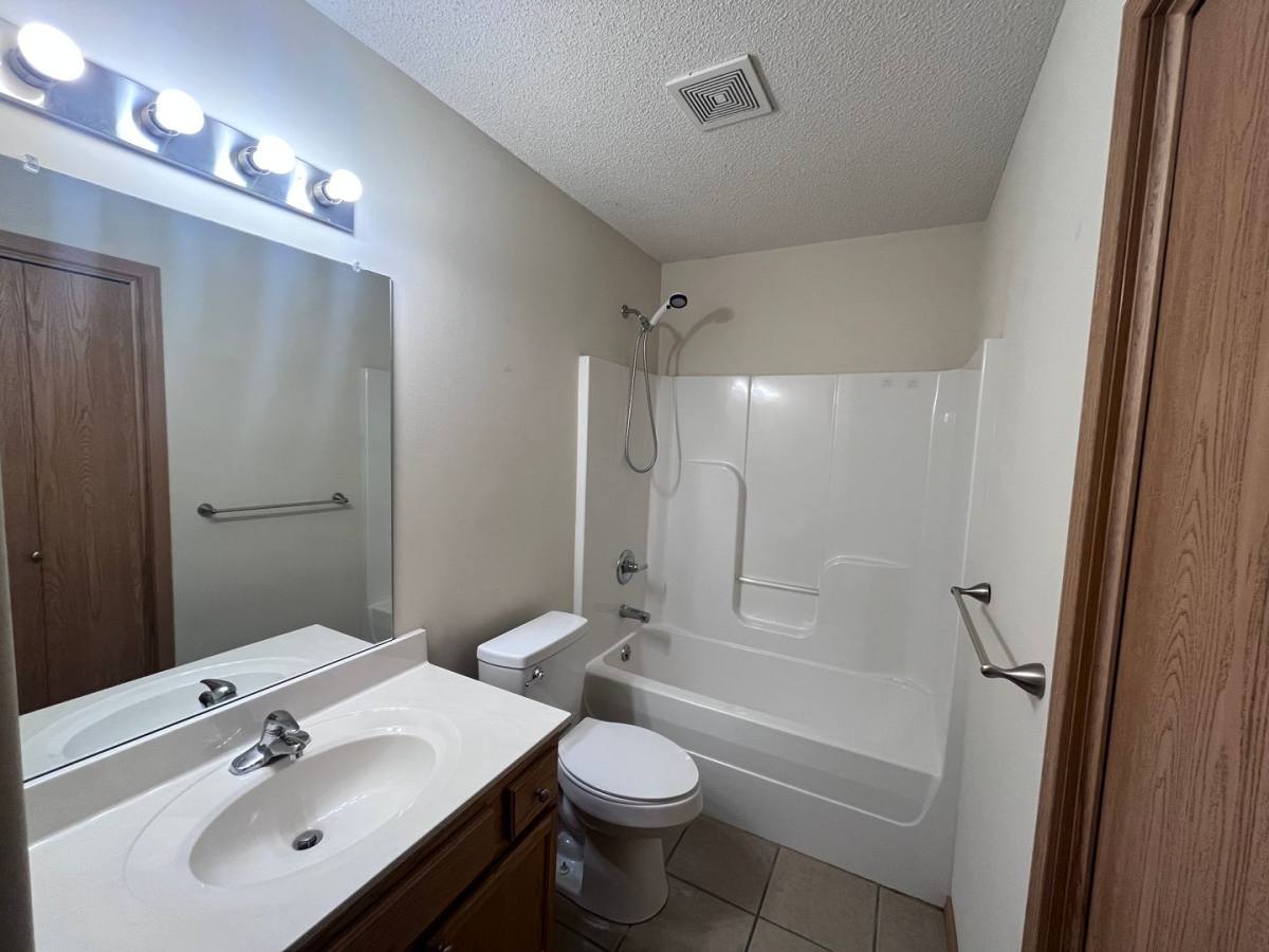 Apartment for rent at 1309-1323 W Lotus, Wichita, KS 67213