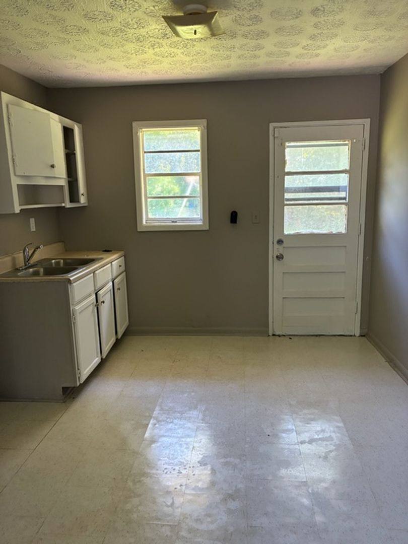 Apartment for rent at 706 Palmetto Ave, Columbus, GA 31906