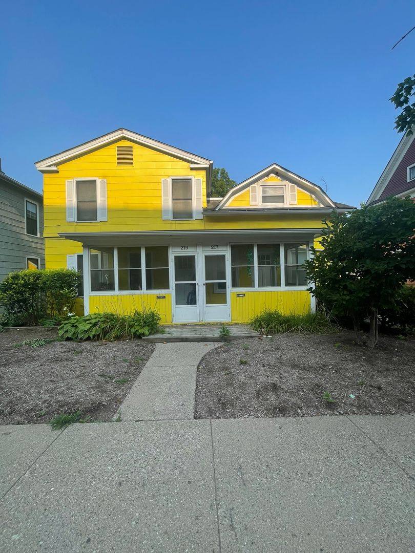 Apartment for rent at 215 217 N Ashley St, Ann Arbor, MI 48103