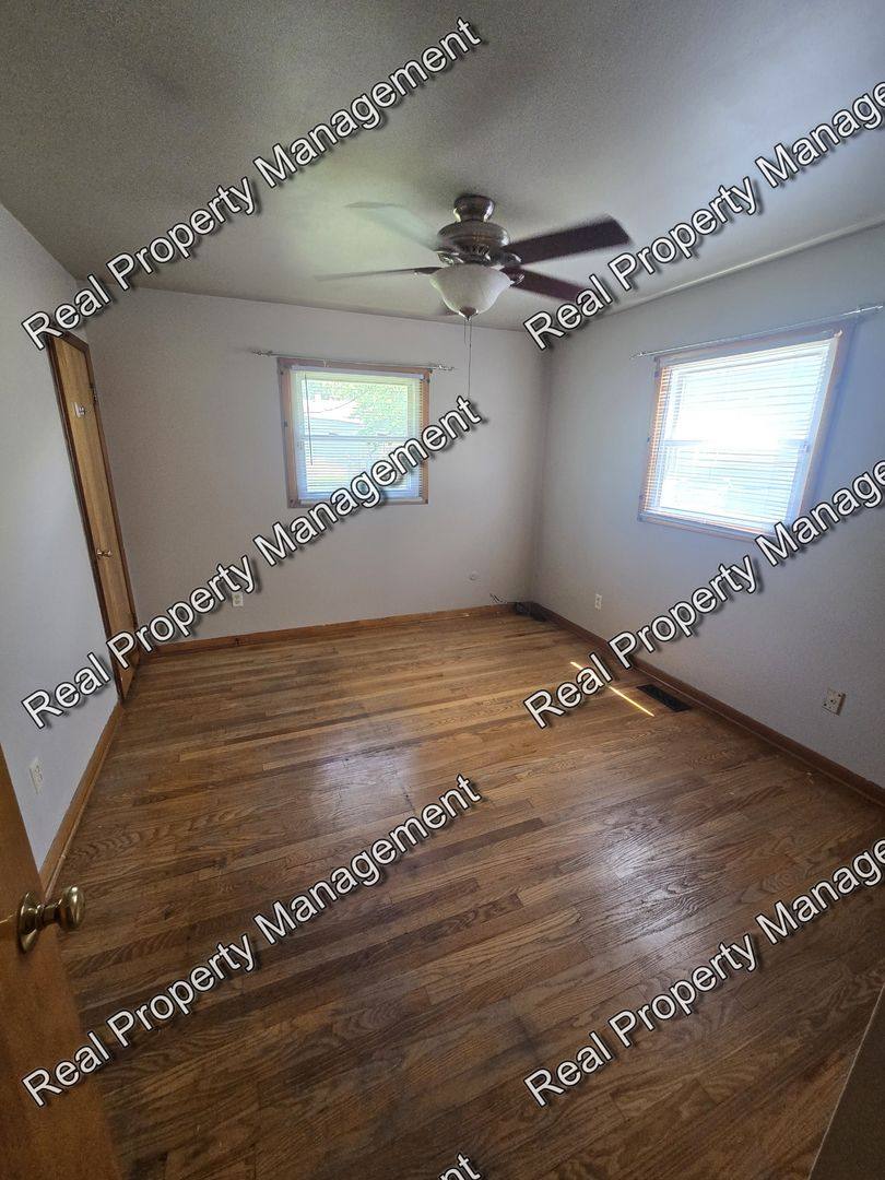 House for rent at 6839 Harrison St, Merrillville, IN 46410