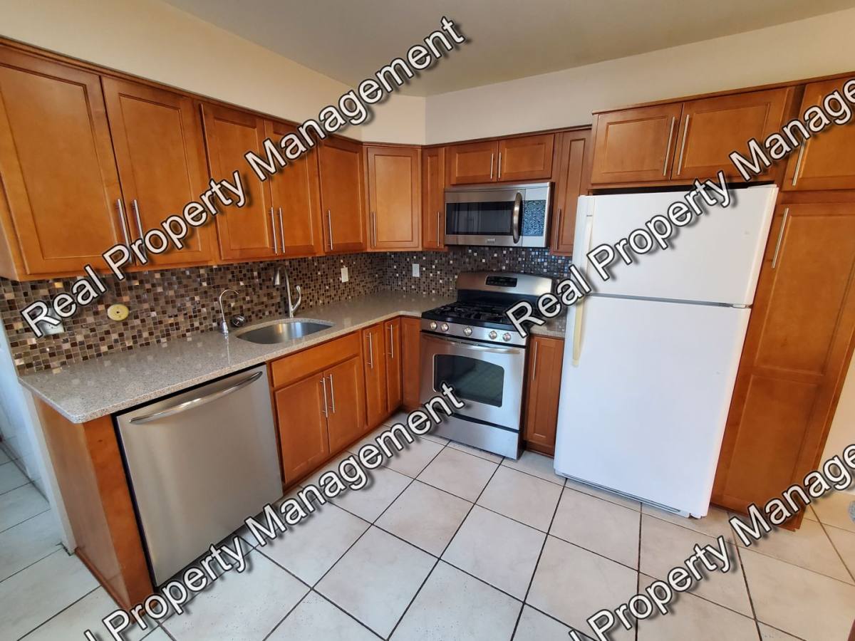 House for rent at 6839 Harrison St, Merrillville, IN 46410