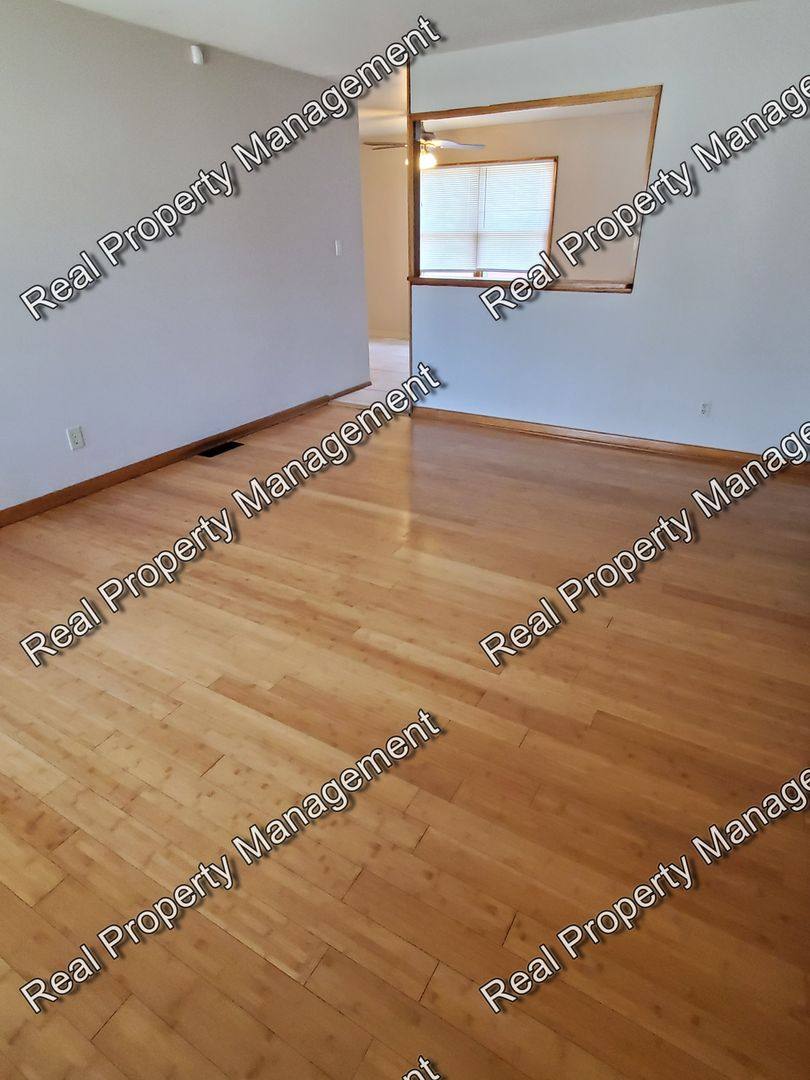 House for rent at 6839 Harrison St, Merrillville, IN 46410