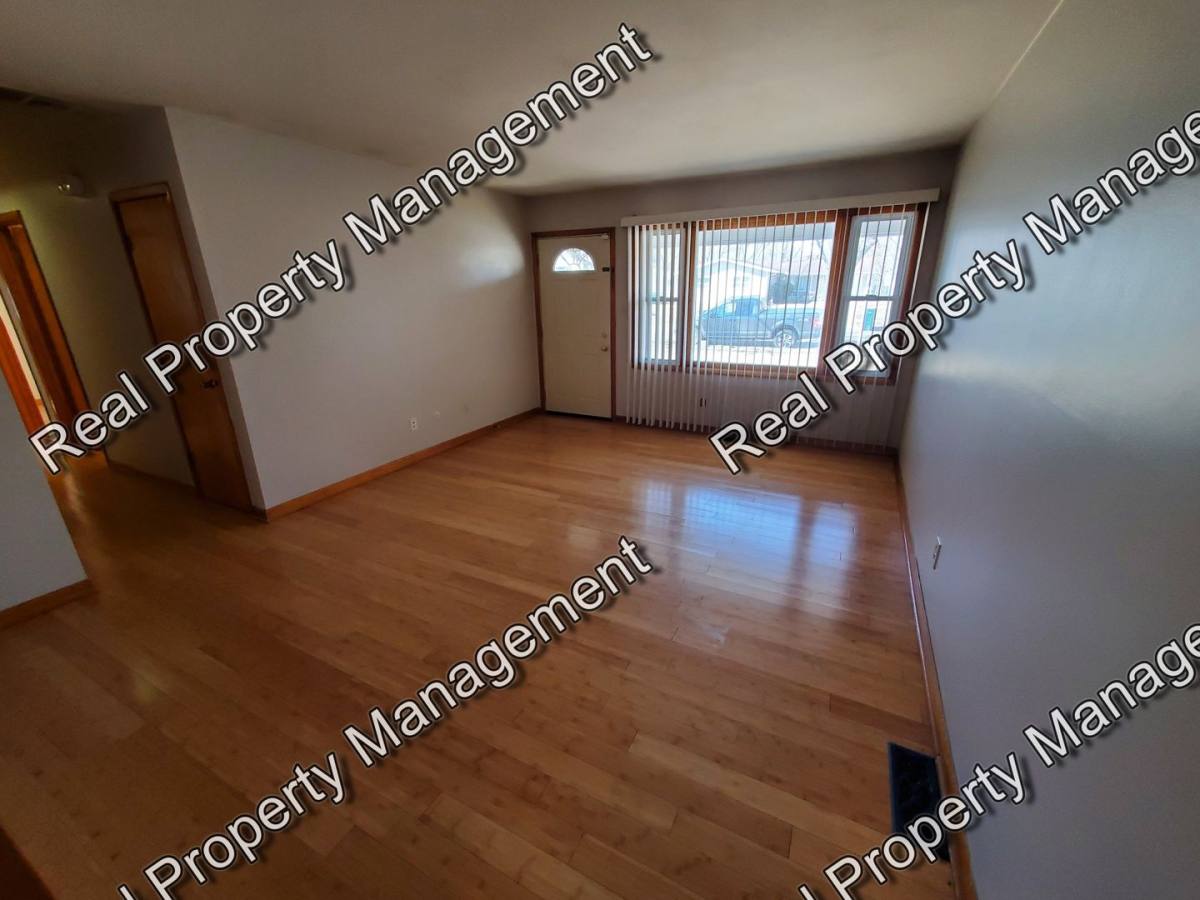 House for rent at 6839 Harrison St, Merrillville, IN 46410