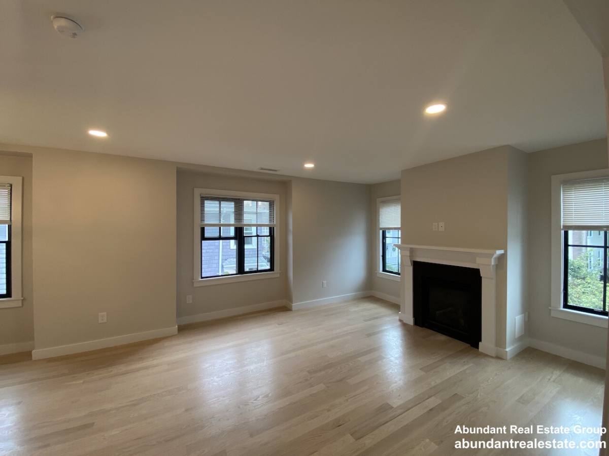House for rent at 31-33 Brimmer St #2, Watertown, MA 02472