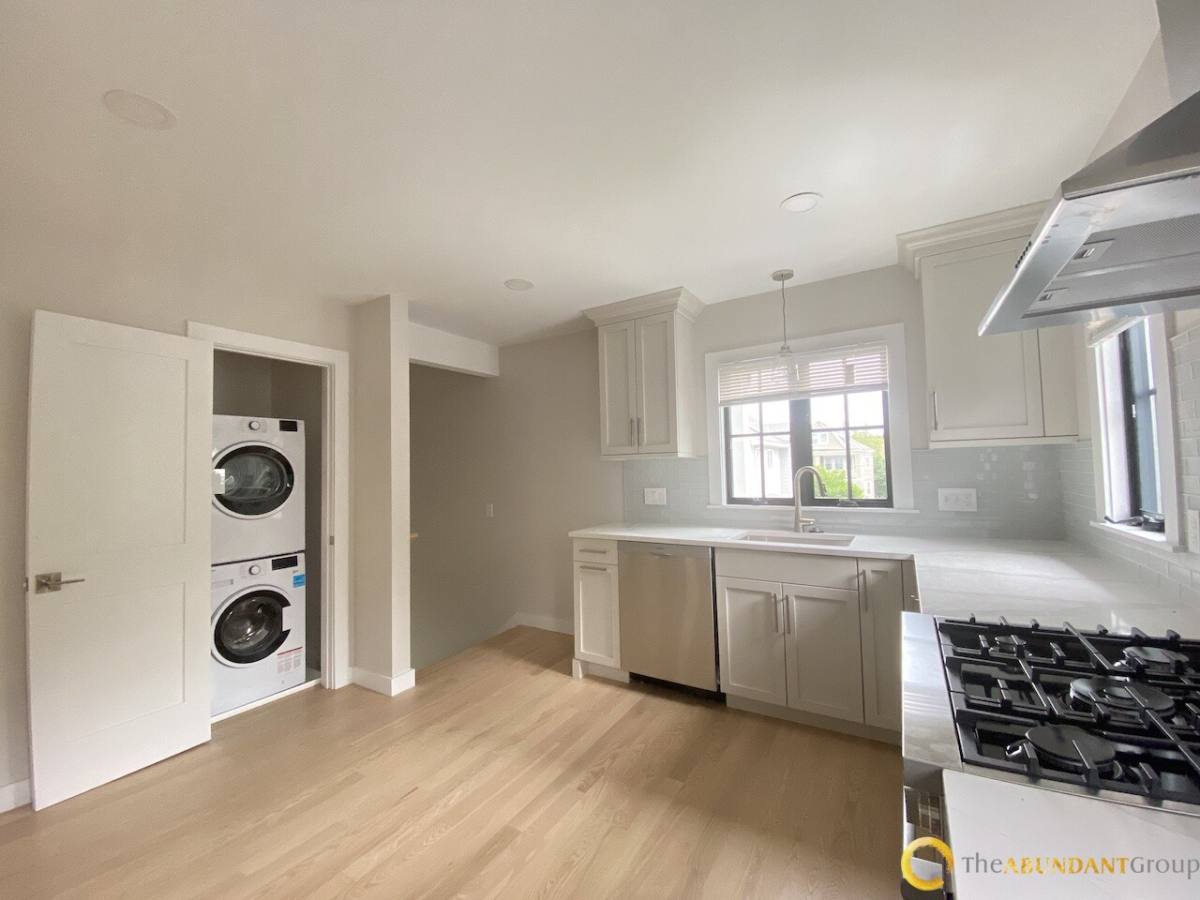 House for rent at 31-33 Brimmer St #2, Watertown, MA 02472