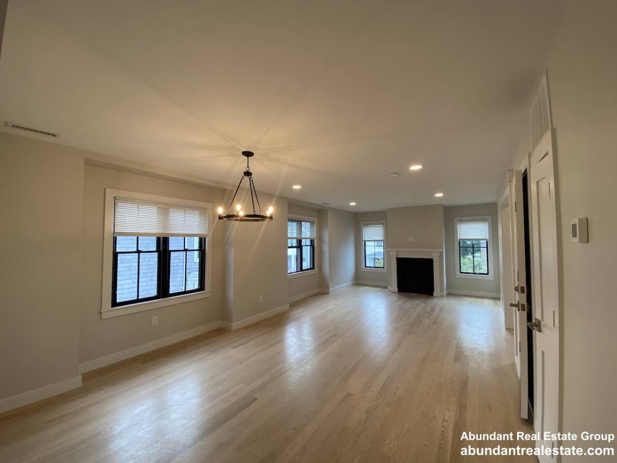 House for rent at 31-33 Brimmer St #2, Watertown, MA 02472