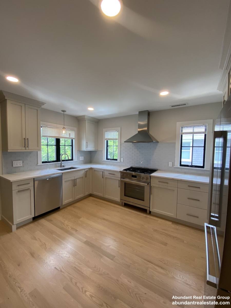 House for rent at 31-33 Brimmer St #2, Watertown, MA 02472