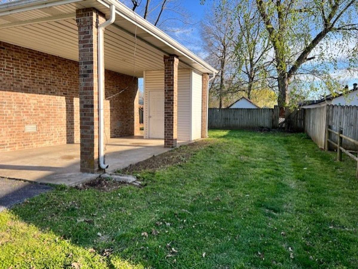 House for rent at 140 E Stewart St, Walnut Grove, MO 65770