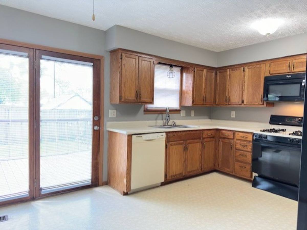 House for rent at 140 E Stewart St, Walnut Grove, MO 65770