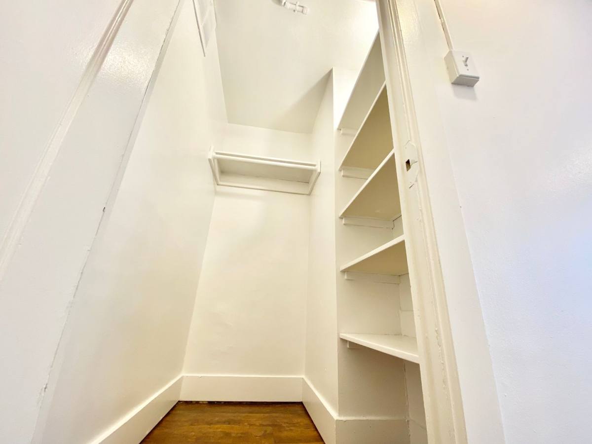 Apartment for rent at 404 E Howell St, Seattle, WA 98122