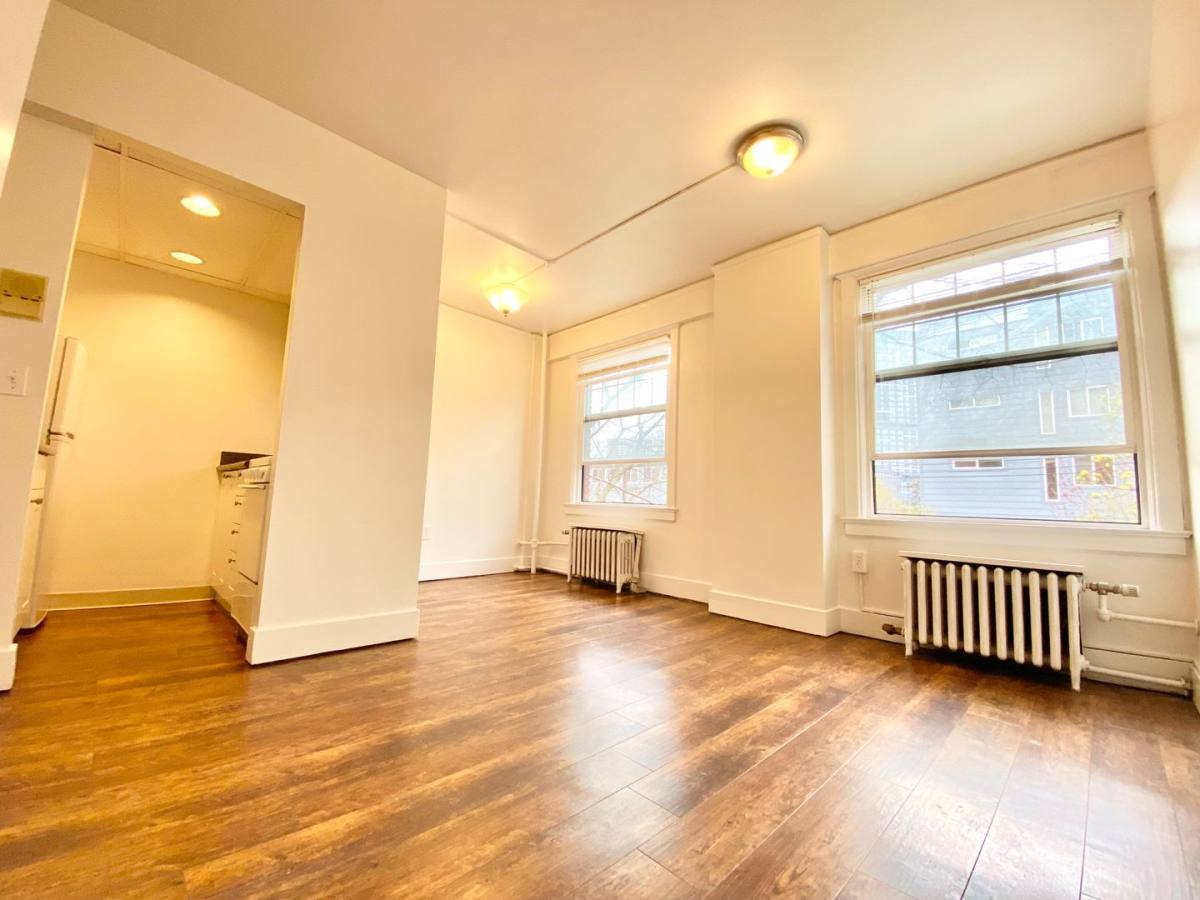 Apartment for rent at 404 E Howell St, Seattle, WA 98122