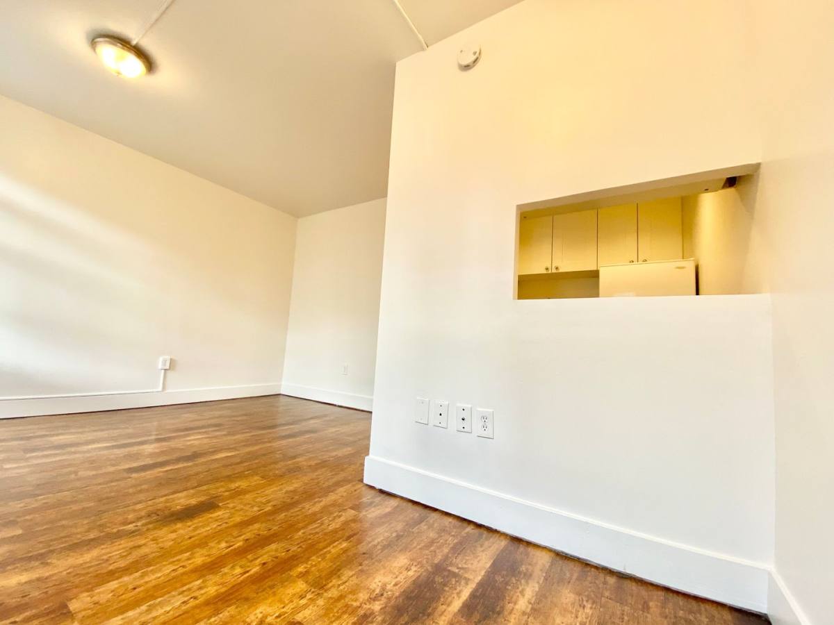 Apartment for rent at 404 E Howell St, Seattle, WA 98122