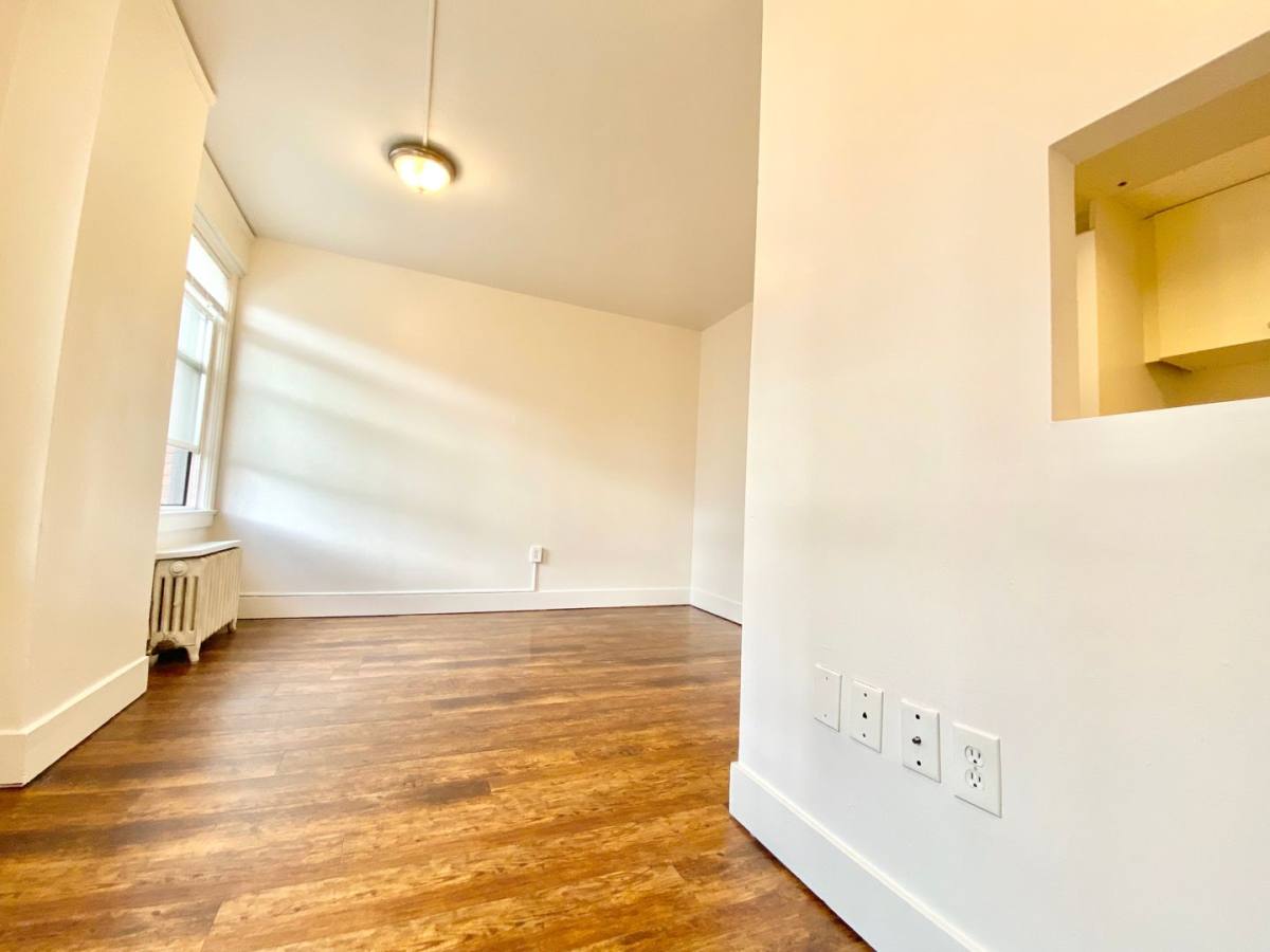 Apartment for rent at 404 E Howell St, Seattle, WA 98122
