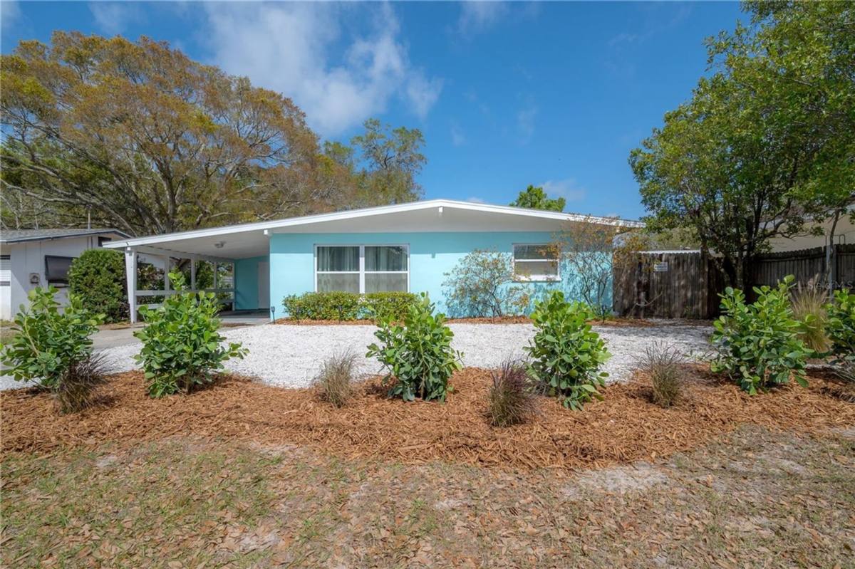 House for rent at 690 Regina Rd, Dunedin, FL 34698