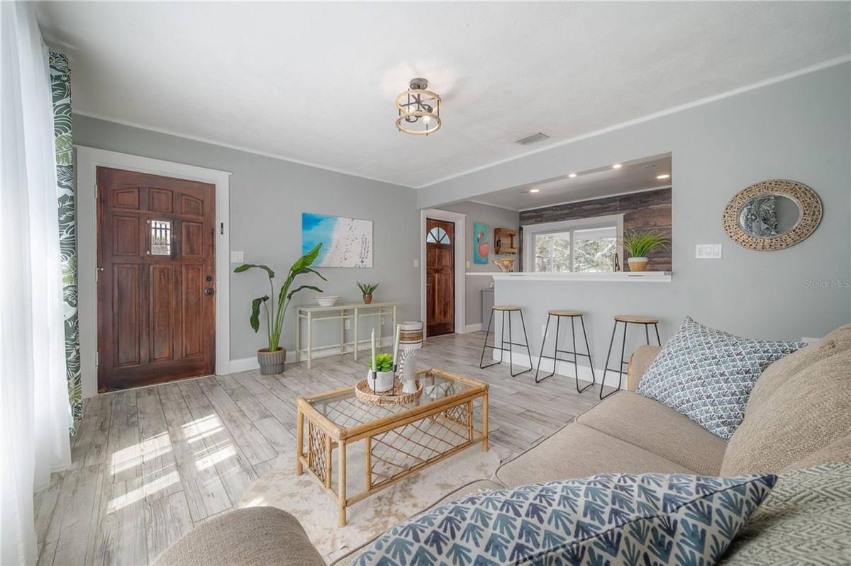 House for rent at 690 Regina Rd, Dunedin, FL 34698