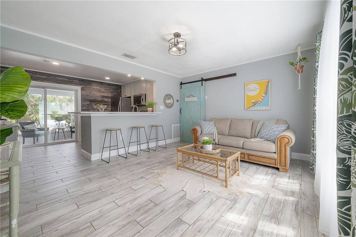 House for rent at 690 Regina Rd, Dunedin, FL 34698