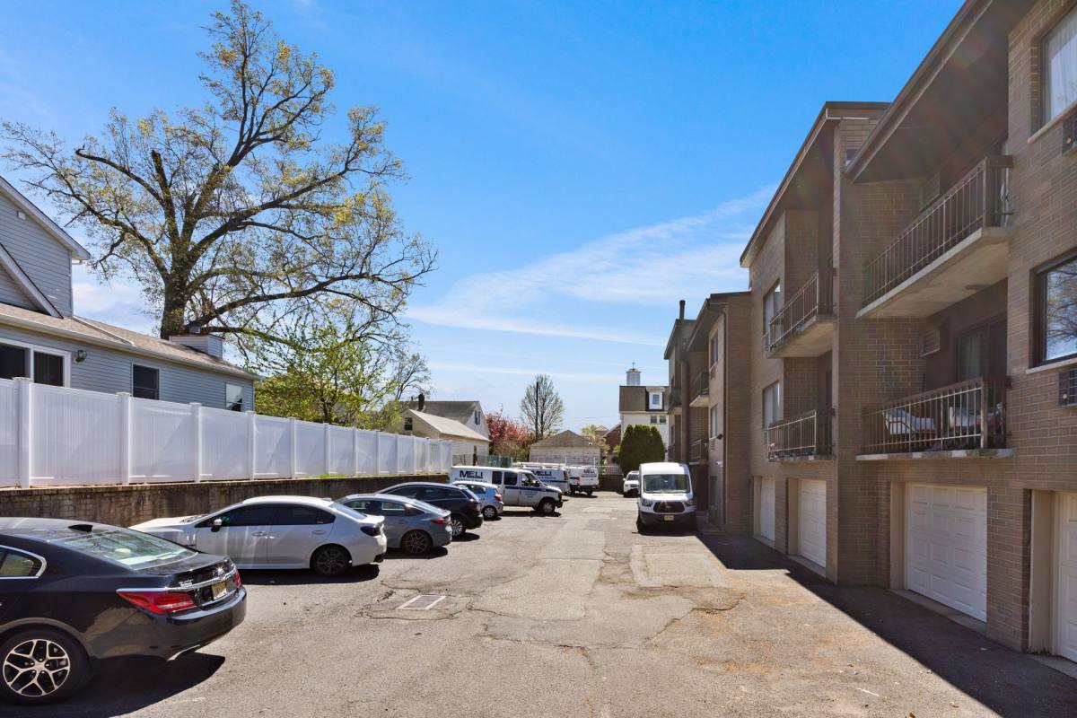 Apartment for rent at 420 Highland Ave, Wood Ridge, NJ 07075
