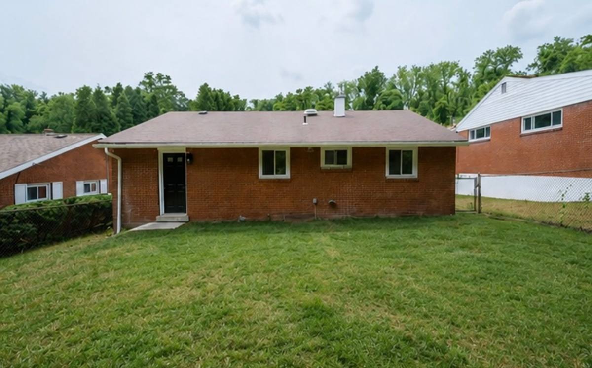 House for rent at 414 Elwood Dr, Pittsburgh, PA 15235