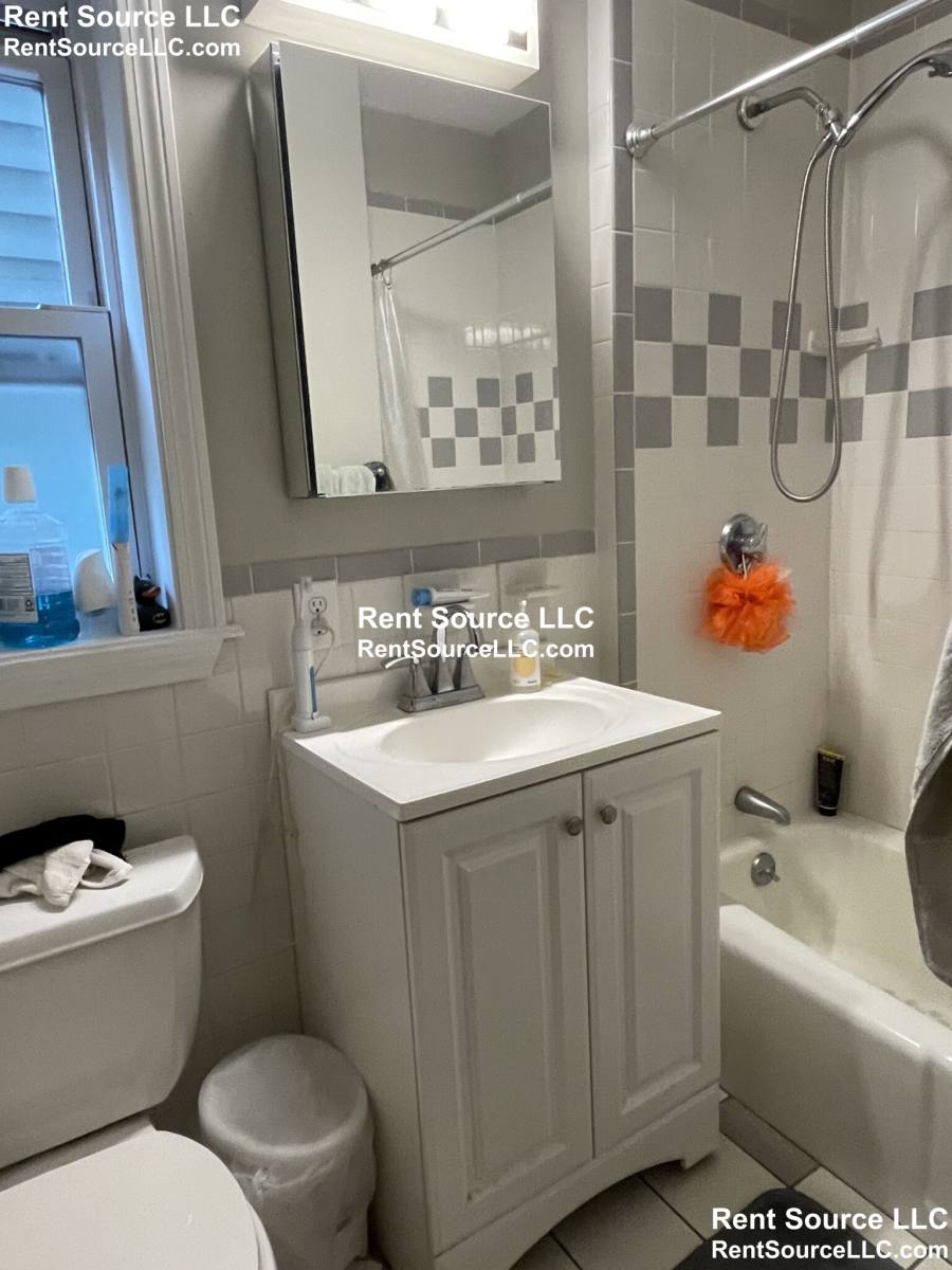 House for rent at 187 Brookline St #1, Cambridge, MA 02139