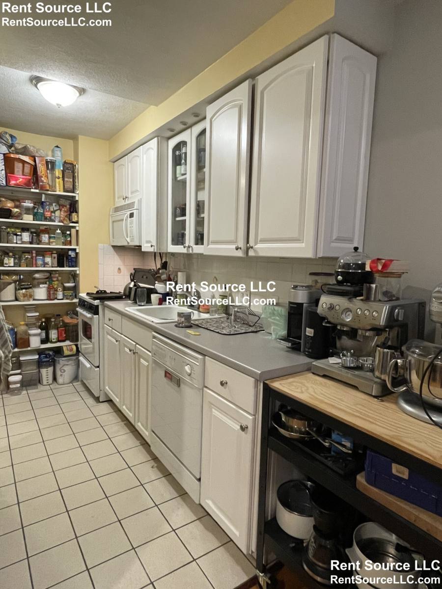 House for rent at 187 Brookline St #1, Cambridge, MA 02139