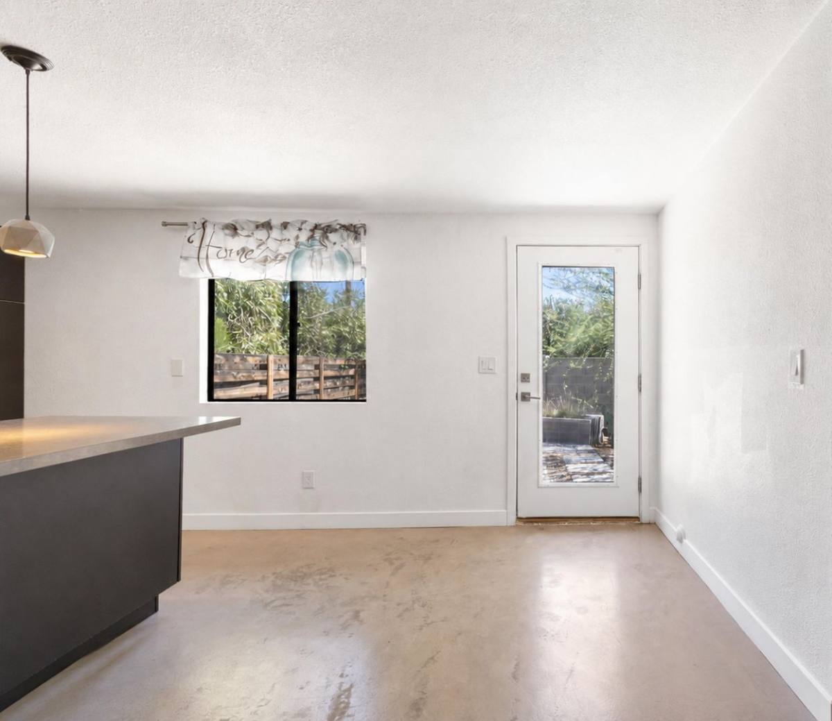 House for rent at 934 W Parkway Blvd, Tempe, AZ 85281