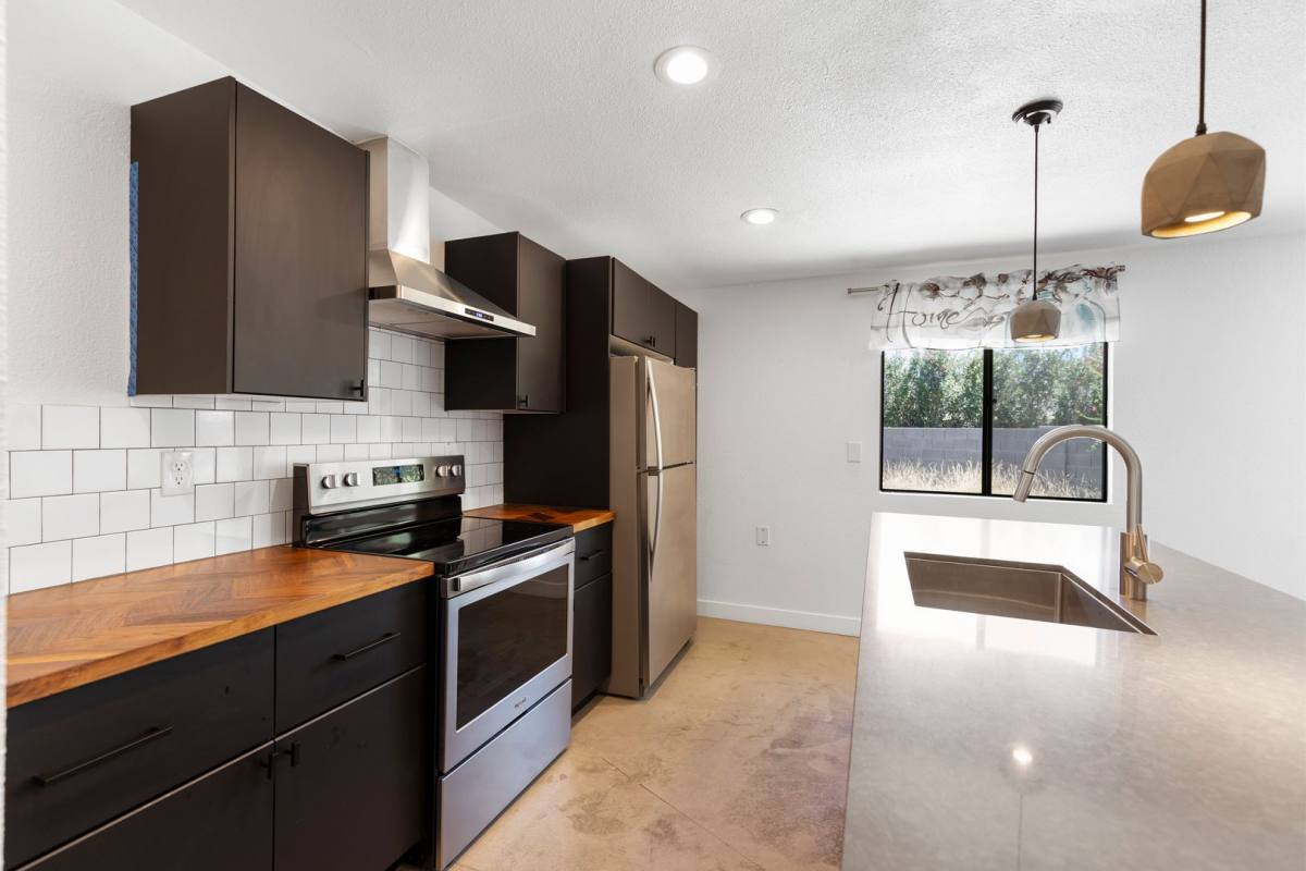 House for rent at 934 W Parkway Blvd, Tempe, AZ 85281
