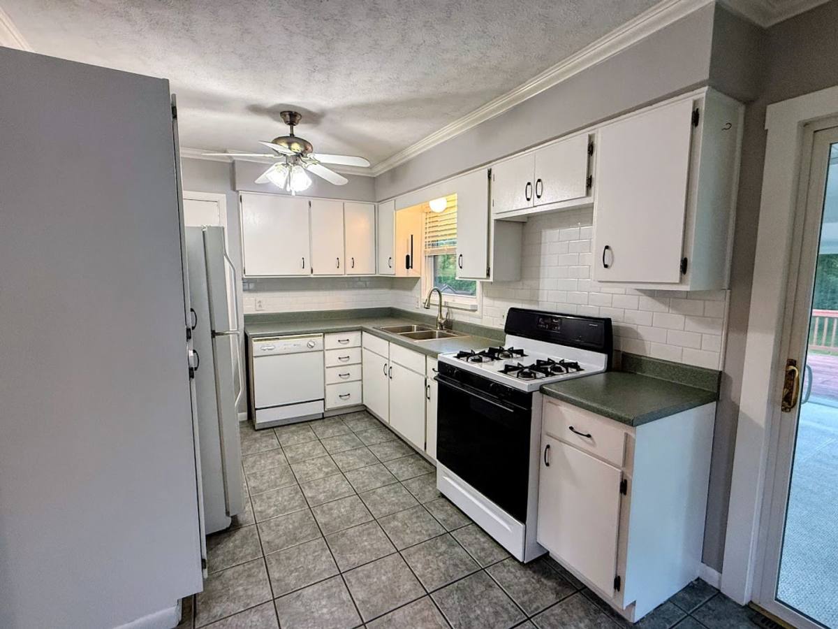 Townhouse for rent at 4545 & 4549 Cynthia Dr, North Canton, OH 44720