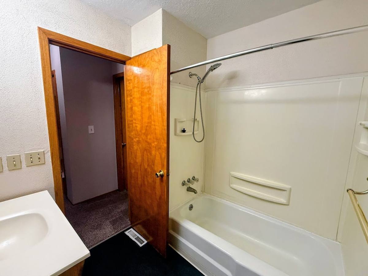 Townhouse for rent at 4545 & 4549 Cynthia Dr, North Canton, OH 44720
