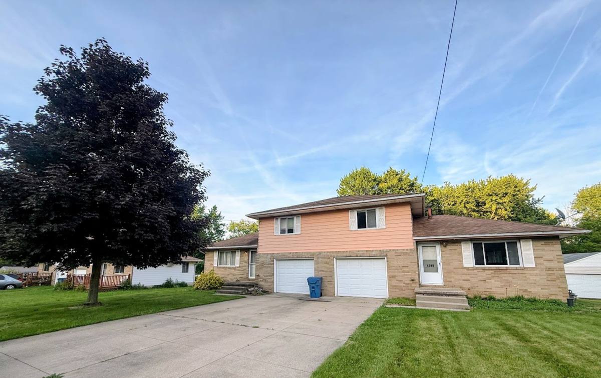 Townhouse for rent at 4545 & 4549 Cynthia Dr, North Canton, OH 44720