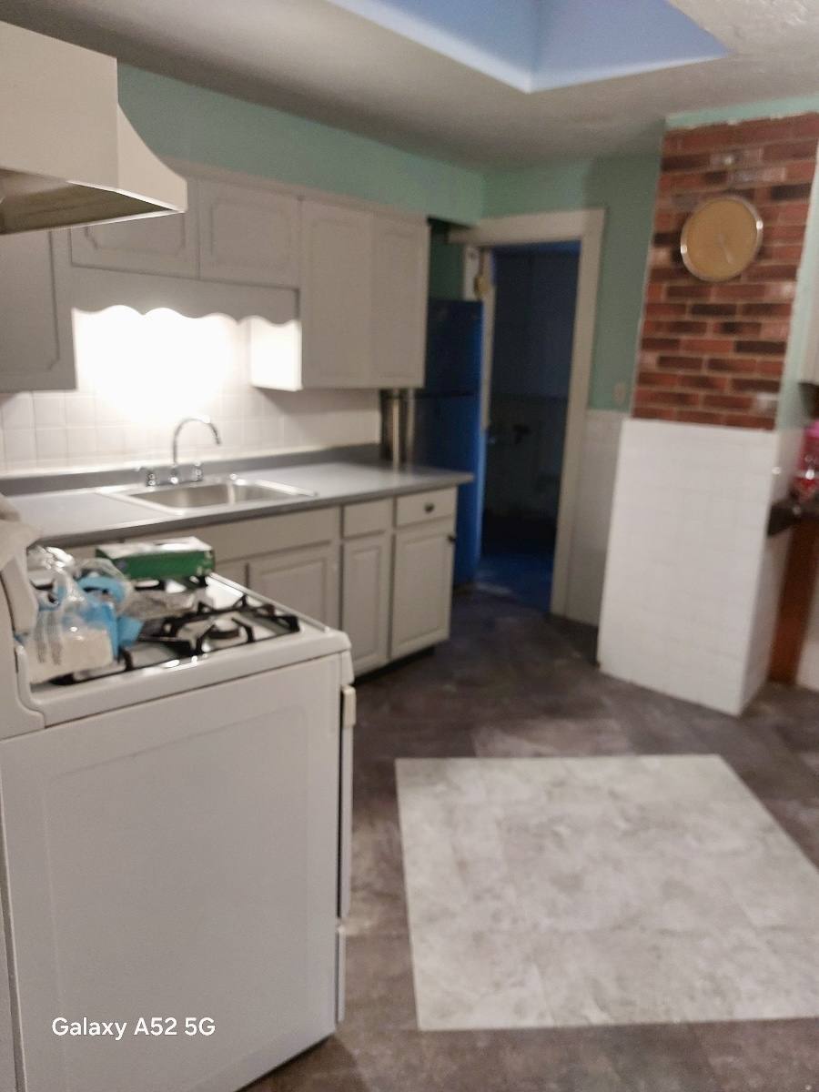 Apartment for rent at 31 Dell Ave #2, Hyde Park, MA 02136