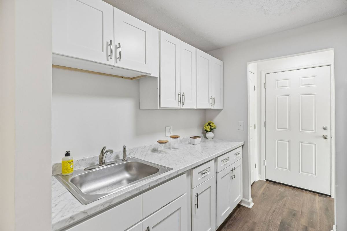 Apartment for rent at 1905 Wyoming Ave, Cincinnati, OH 45205