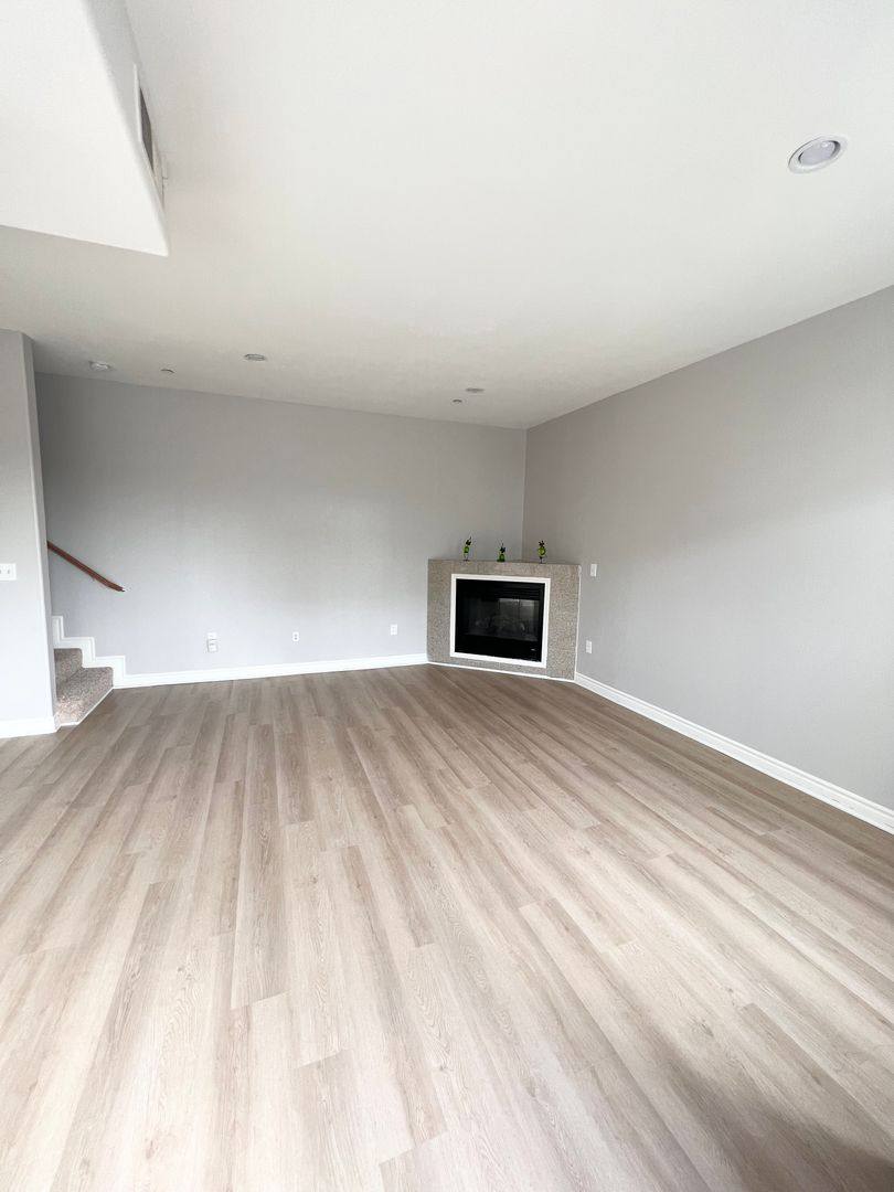 Townhouse for rent at 3686 Keystone Ave, Los Angeles, CA 90034