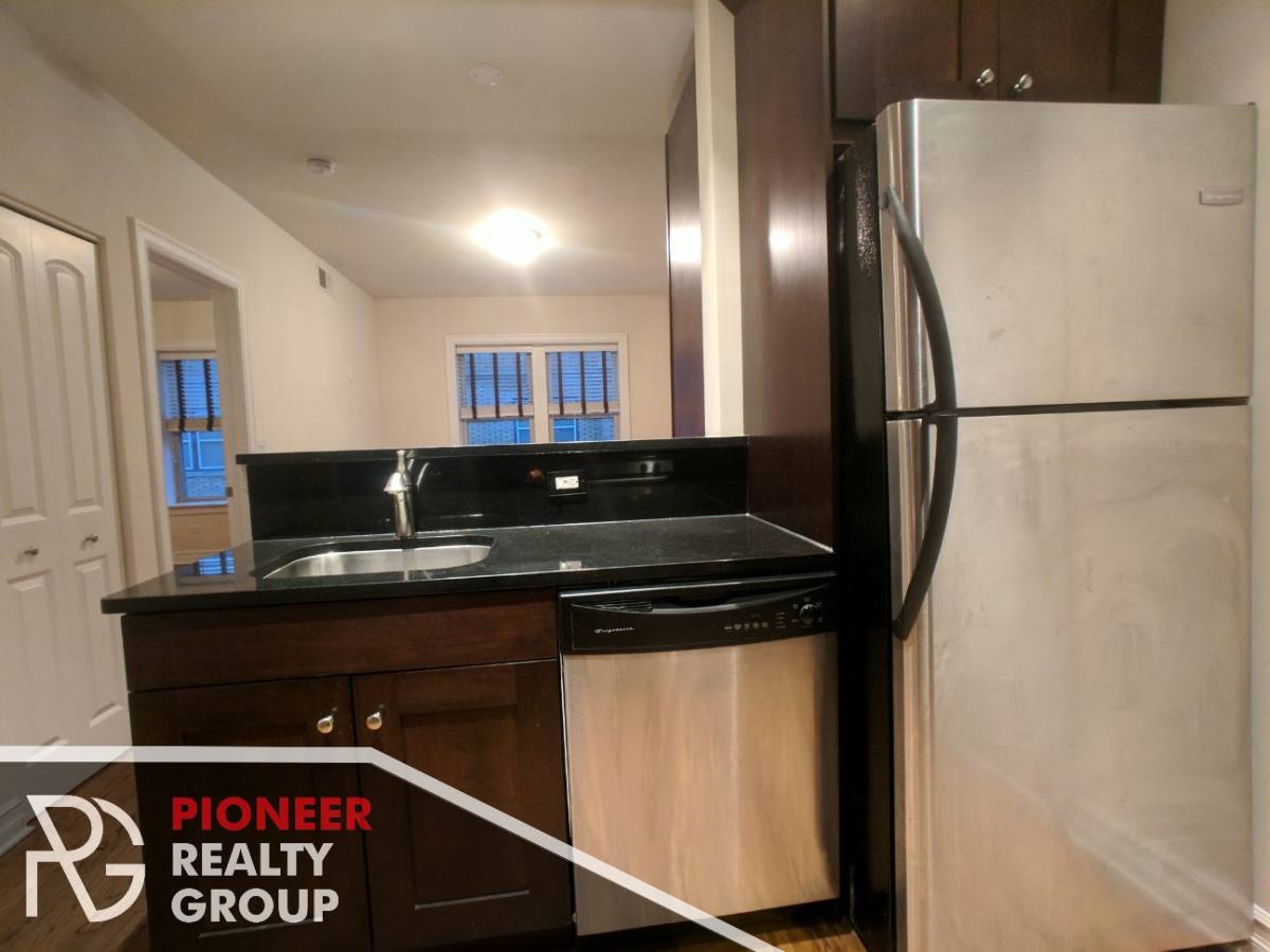 Apartment for rent at 3810 N Sheffield Ave #1E, Chicago, IL 60657