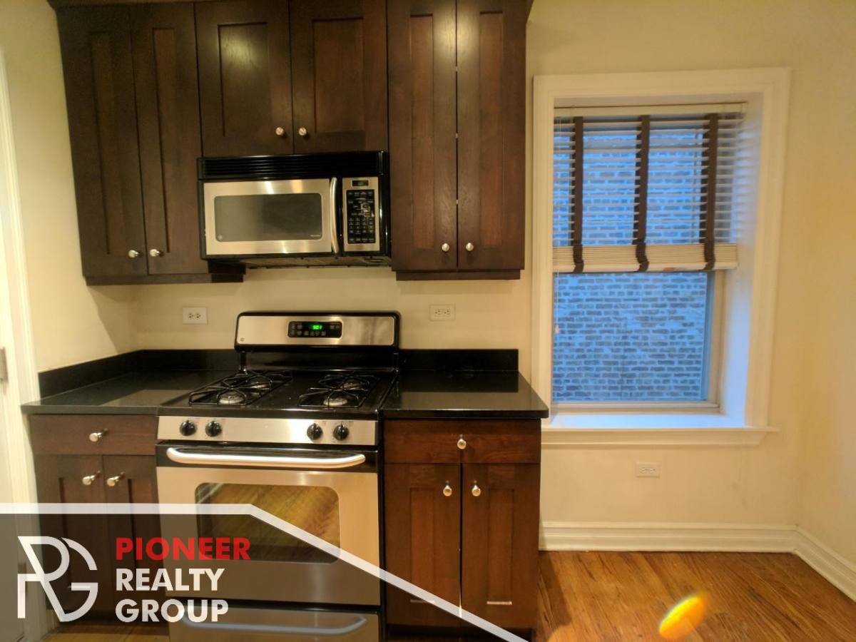 Apartment for rent at 3810 N Sheffield Ave #1E, Chicago, IL 60657