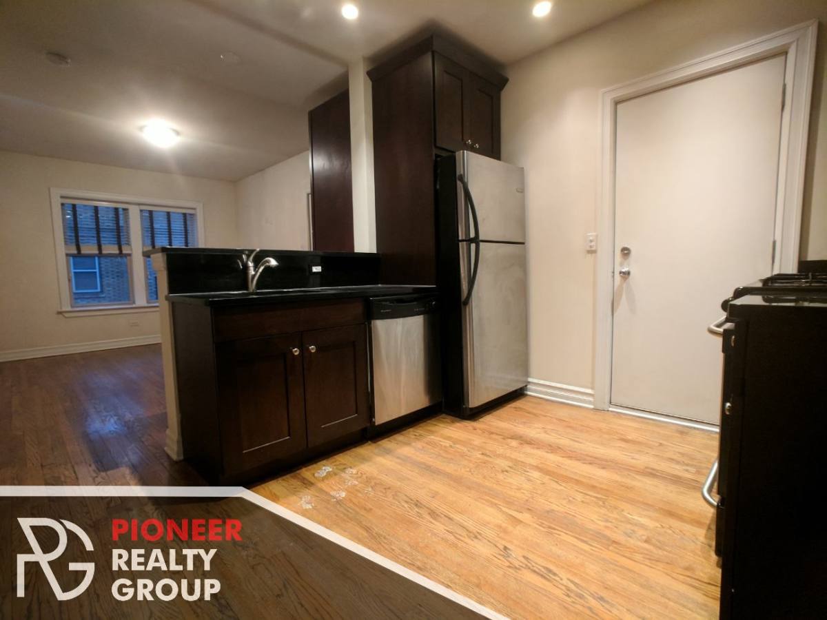 Apartment for rent at 3810 N Sheffield Ave #1E, Chicago, IL 60657