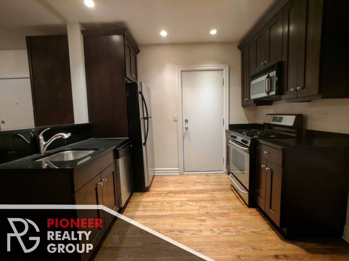 Apartment for rent at 3810 N Sheffield Ave #1E, Chicago, IL 60657