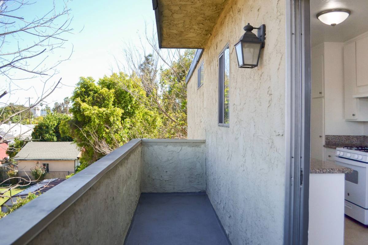 Apartment for rent at 6750 Cedros Ave, Van Nuys, CA 91405