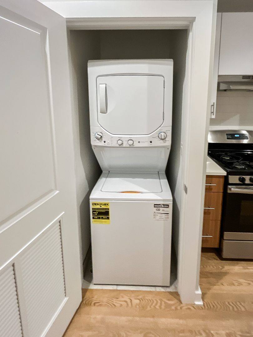 Apartment for rent at 5943 N Magnolia #1, Chicago, IL 60657