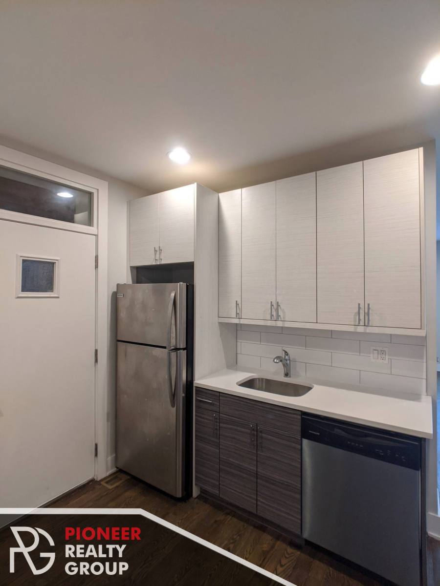 Apartment for rent at 3917 N Janssen Ave #3, Chicago, IL 60657