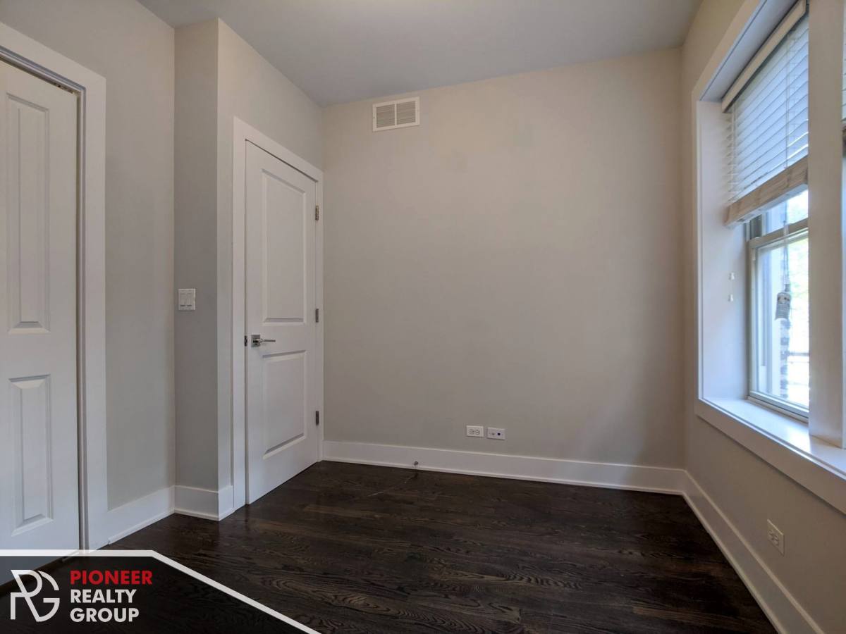 Apartment for rent at 3917 N Janssen Ave #3, Chicago, IL 60657