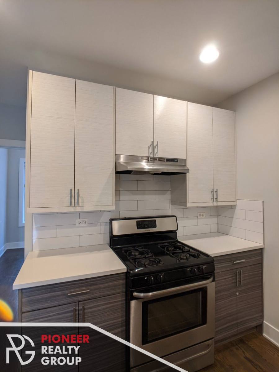 Apartment for rent at 3917 N Janssen Ave #3, Chicago, IL 60657
