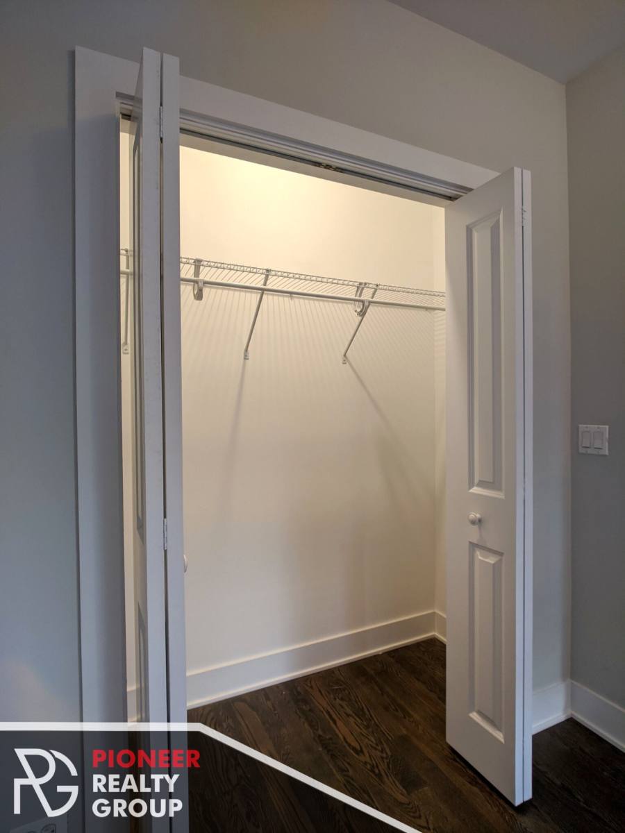 Apartment for rent at 3917 N Janssen Ave #3, Chicago, IL 60657