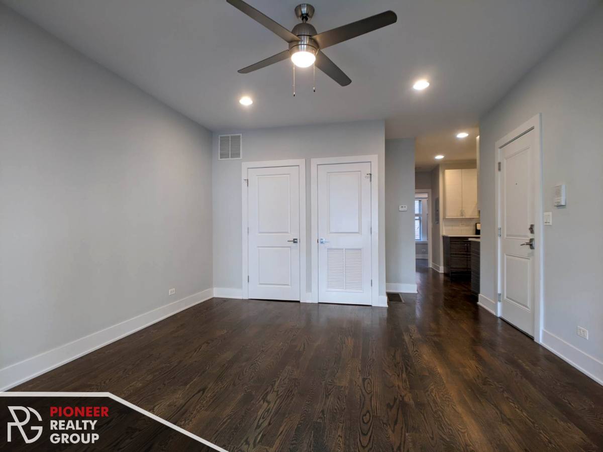 Apartment for rent at 3917 N Janssen Ave #3, Chicago, IL 60657