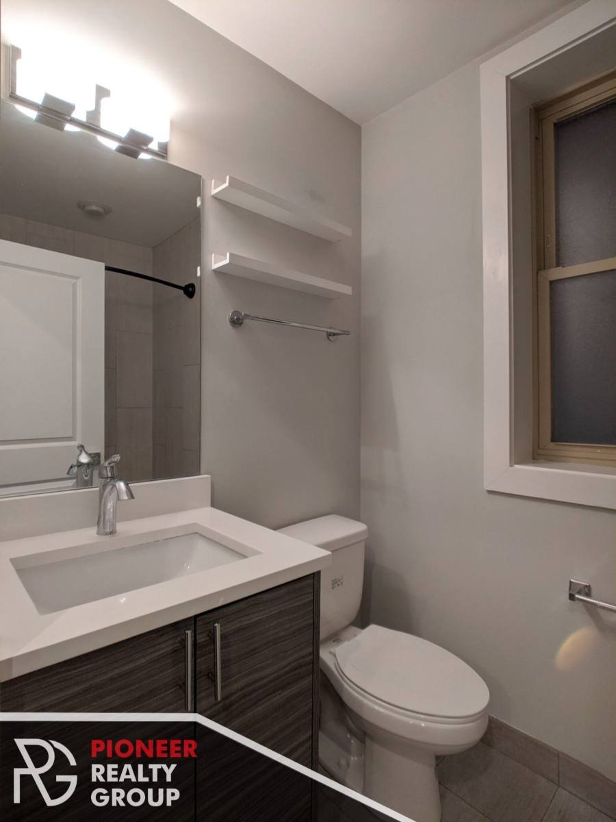 Apartment for rent at 3917 N Janssen Ave #3, Chicago, IL 60657