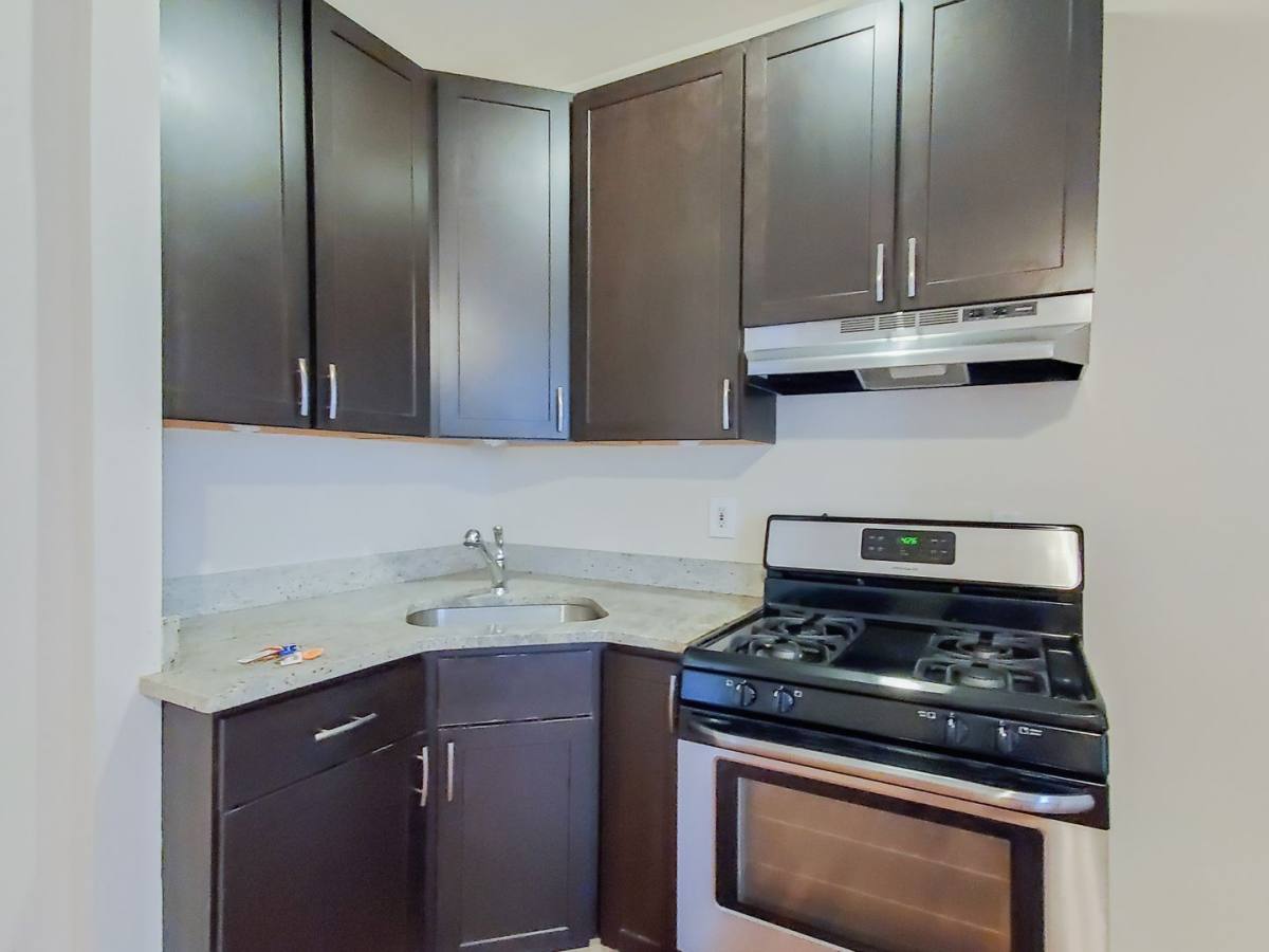 Apartment for rent at 35275 N Broadway St #2E, Chicago, IL 60657