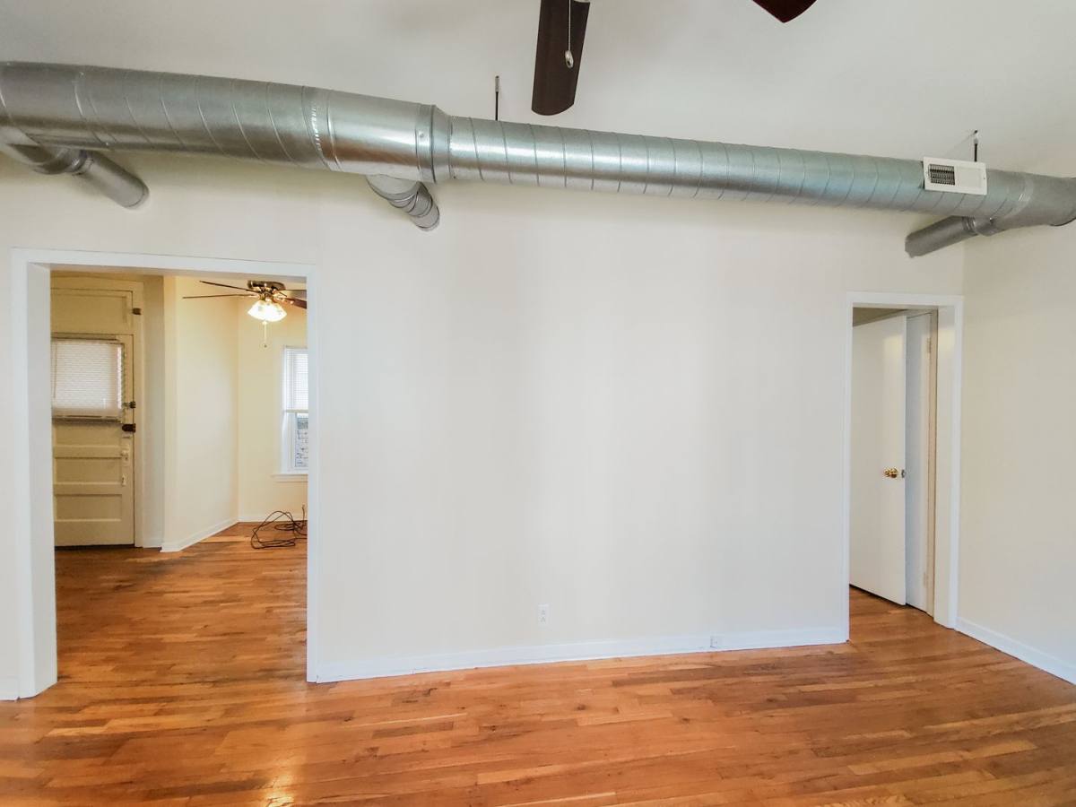 Apartment for rent at 35275 N Broadway St #2E, Chicago, IL 60657